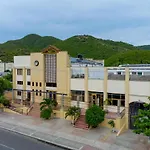 Hotel Sansiraka Suites By Geh Suites